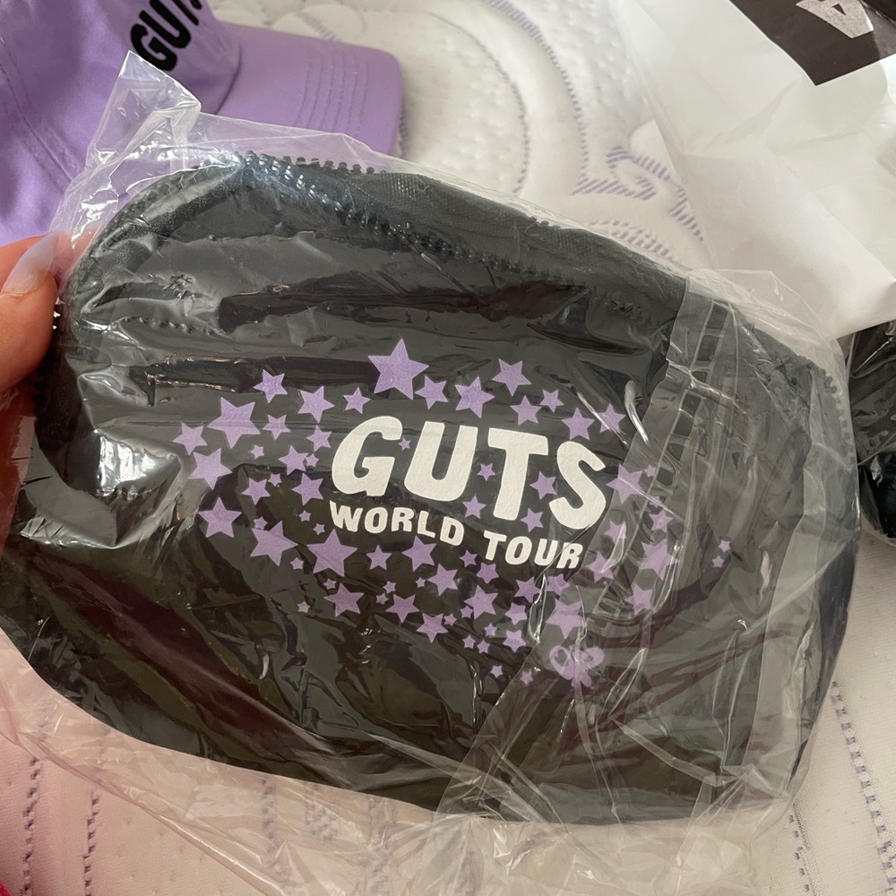 Olivia Rodrigo guts tour Fanny pack